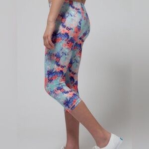 IVIVVA by LULULEMON | Wild Daze Grapefruit Rhythmic Crop Leggings